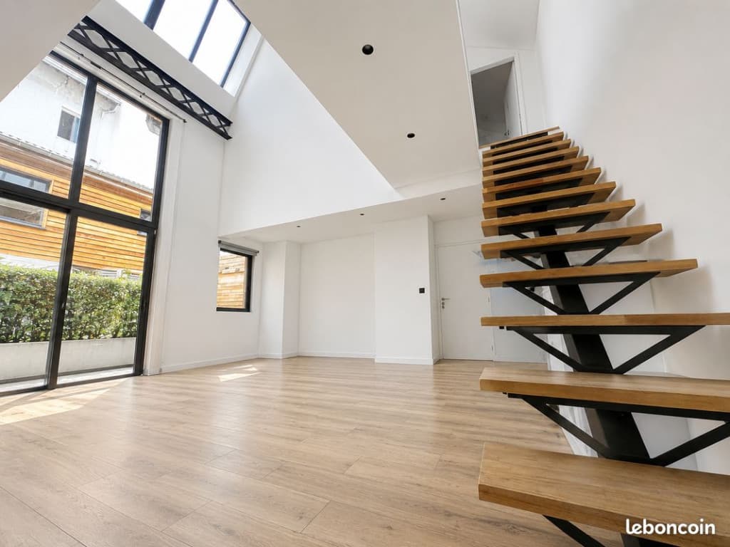 LOFT 83 m² – 2 CHAMBRES – TERRASSE – DPE C – SAINT-ÉTIENNE