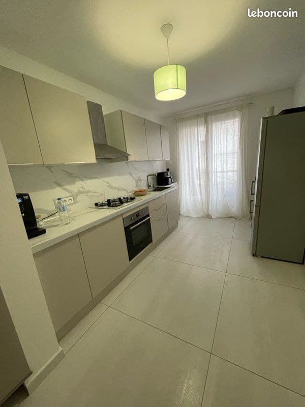 Appartement T4 de 83 m² avec garage et cave – Hyper centre de Saint-Étienne
